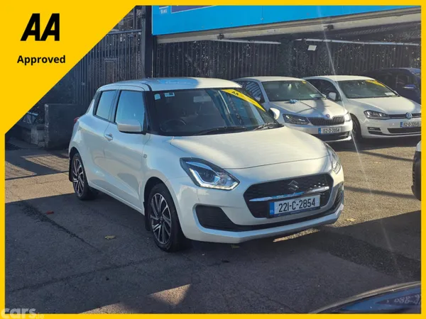 Suzuki Swift Hatchback, Petrol, 2022, White