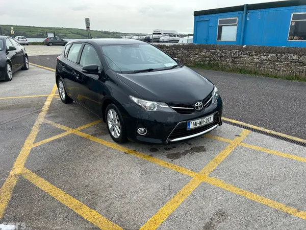 Toyota Auris Hatchback, Diesel, 2014, Black