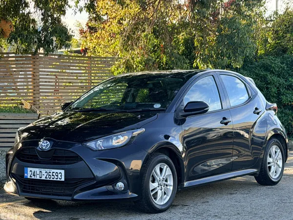 Toyota Yaris Hatchback, Petrol Hybrid, 2024, Black