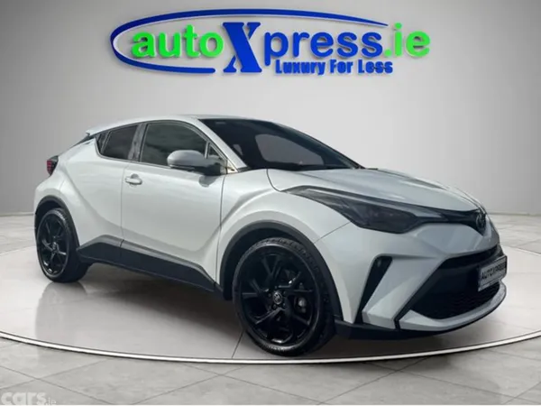 Toyota C-HR SUV, Petrol Hybrid, 2021, White