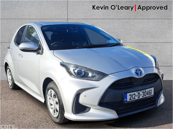 Toyota Yaris Hatchback, Petrol Hybrid, 2021, Silver