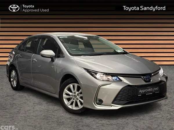 Toyota Corolla Saloon, Petrol Hybrid, 2024, Silver