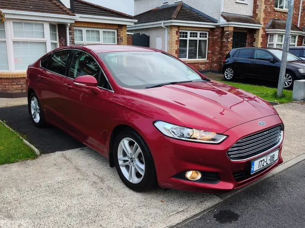 Ford Mondeo Hatchback, Diesel, 2017, Red