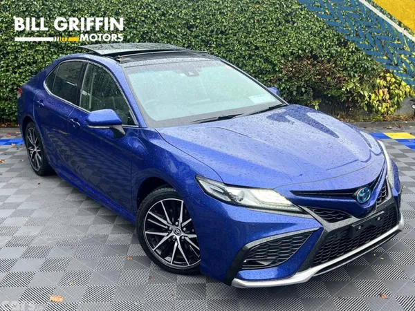 Toyota Camry Saloon, Petrol Hybrid, 2023, Blue
