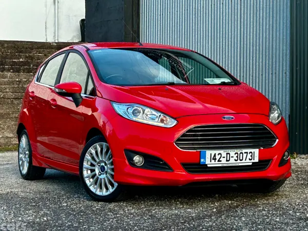 Ford Fiesta Hatchback, Petrol, 2014, Red