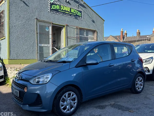 Hyundai i10 Hatchback, Petrol, 2018, Blue