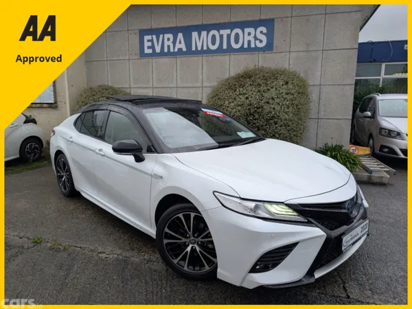 Toyota Camry Saloon, Petrol Hybrid, 2020, White