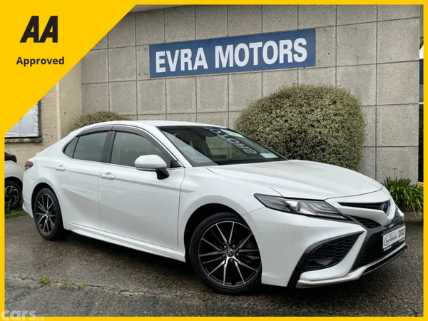Toyota Camry Saloon, Petrol Hybrid, 2022, White