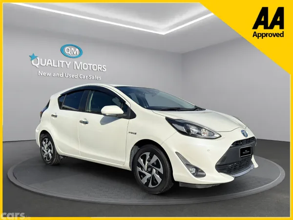 Toyota Aqua Hatchback, Petrol Hybrid, 2019, White