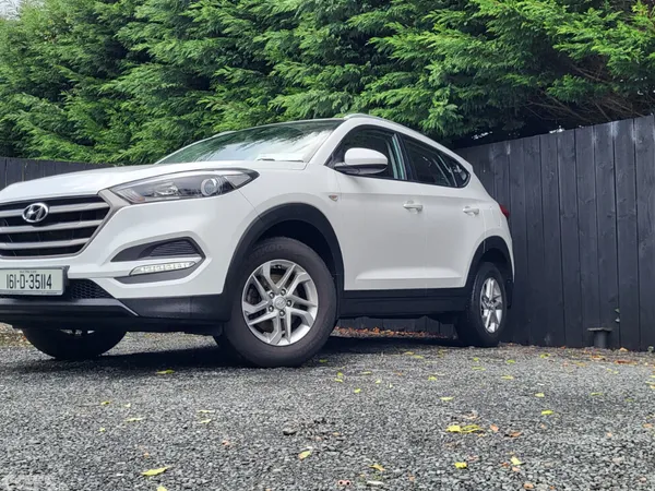 Hyundai Tucson SUV, Petrol, 2016, White