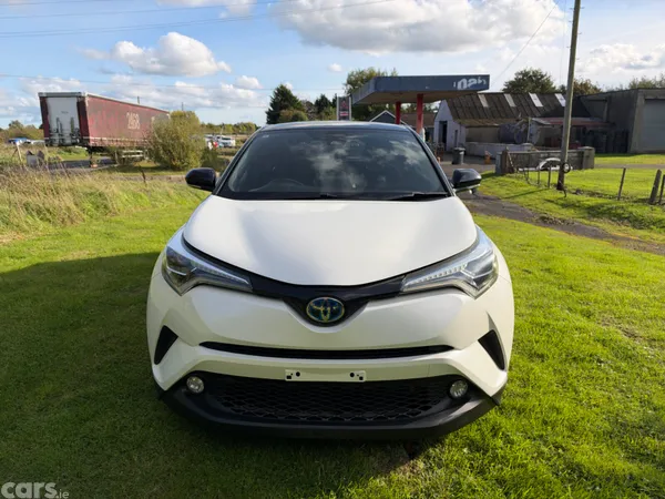 Toyota C-HR SUV, Petrol Hybrid, 2018, White