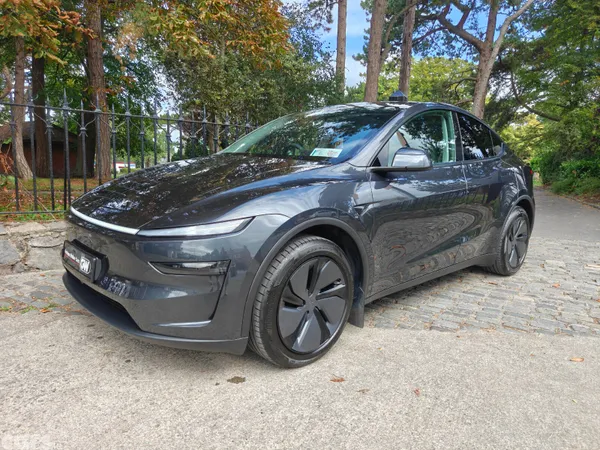 Tesla Model Y MPV, Electric, 2026, Grey