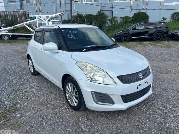 Suzuki Swift Hatchback, Petrol, 2015, White