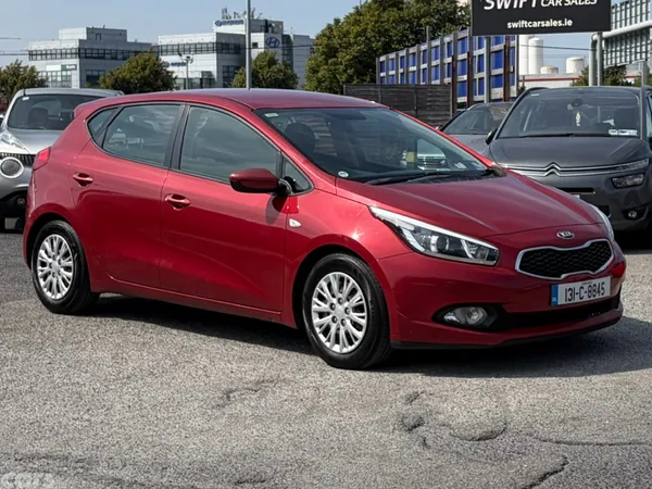Kia Ceed Hatchback, Diesel, 2013, Red