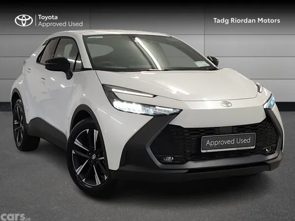 Toyota C-HR SUV, Petrol Hybrid, 2026, White