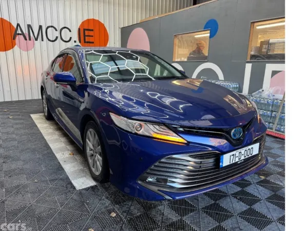 Toyota Camry Saloon, Petrol Hybrid, 2017, Blue
