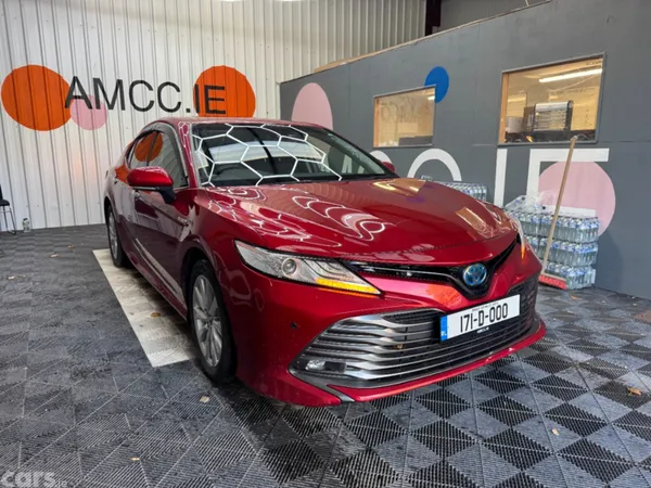 Toyota Camry Saloon, Petrol Hybrid, 2017, Red