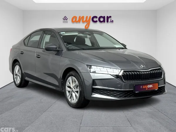 Skoda Octavia Saloon, Petrol, 2026, Grey