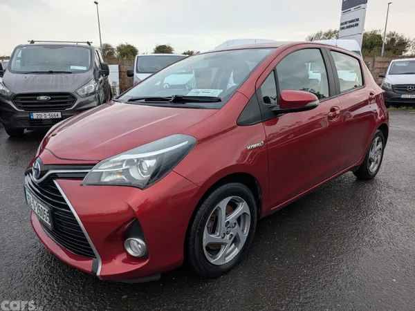 Toyota Yaris Hatchback, Petrol Hybrid, 2015, Red