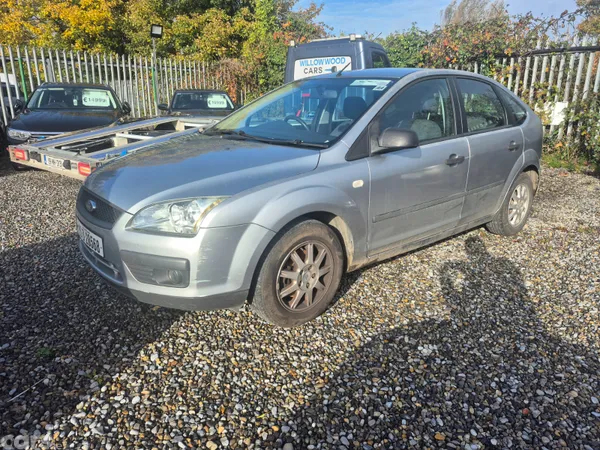 Ford Focus Hatchback, Petrol, 2005, Silver