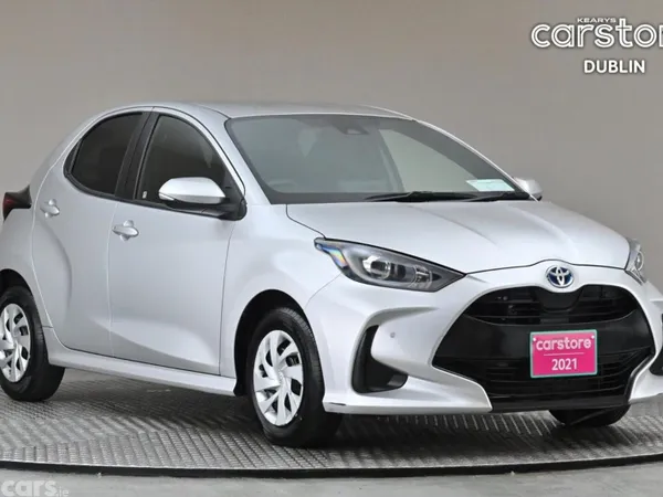 Toyota Yaris Hatchback, Petrol Hybrid, 2021, Silver