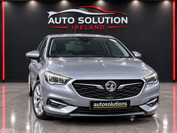 Vauxhall Insignia Hatchback, Diesel, 2017, Silver