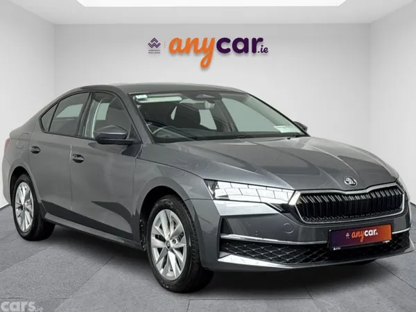 Skoda Octavia Saloon, Petrol, 2026, Grey
