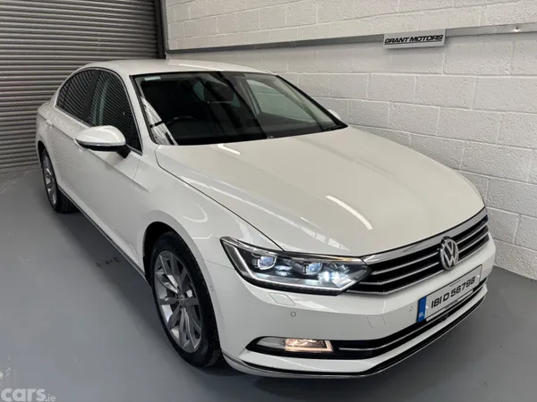 Volkswagen Passat Saloon, Petrol, 2018, White