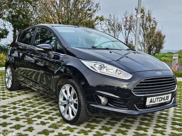 Ford Fiesta Hatchback, Petrol, 2014, Black