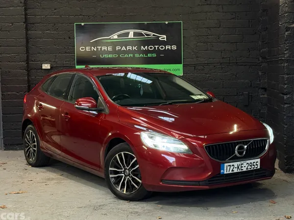 Volvo V40 Hatchback, Diesel, 2017, Red