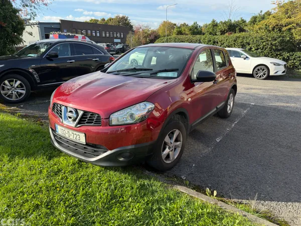 Nissan Qashqai MPV, Diesel, 2013, Red