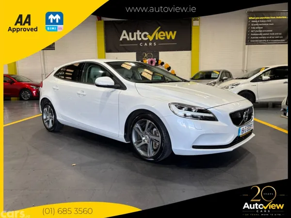 Volvo V40 Hatchback, Diesel, 2019, White