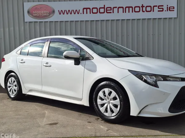 Toyota Corolla Saloon, Petrol Hybrid, 2021, White