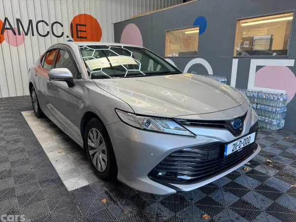 Toyota Camry Saloon, Petrol Hybrid, 2021, Silver