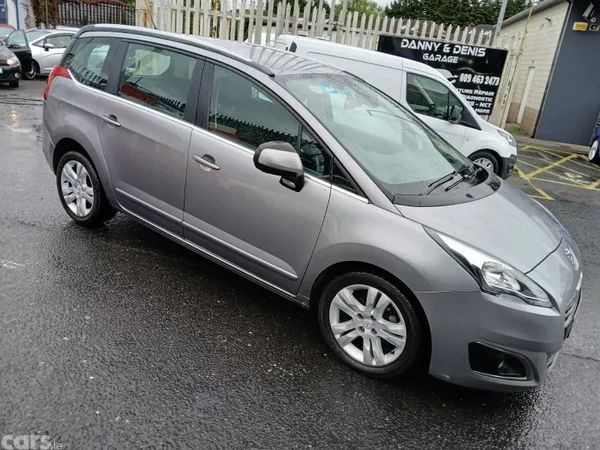 Peugeot 5008 MPV, Diesel, 2015, Grey
