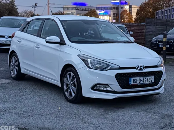 Hyundai i20 Hatchback, Petrol, 2015, White