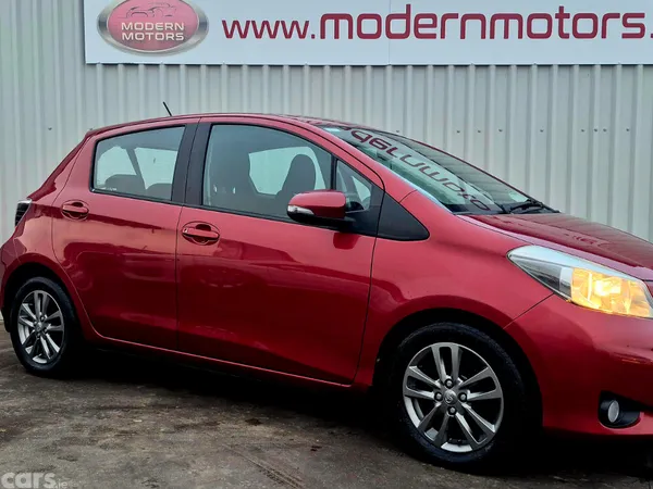 Toyota Yaris Hatchback, Diesel, 2014, Red