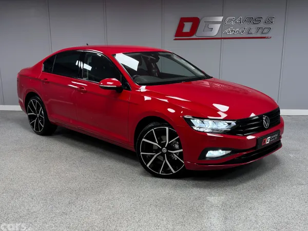 Volkswagen Passat Saloon, Diesel, 2022, Red
