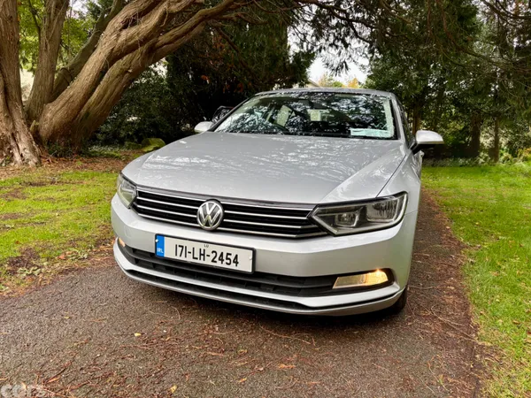 Volkswagen Passat Saloon, Diesel, 2017, Silver