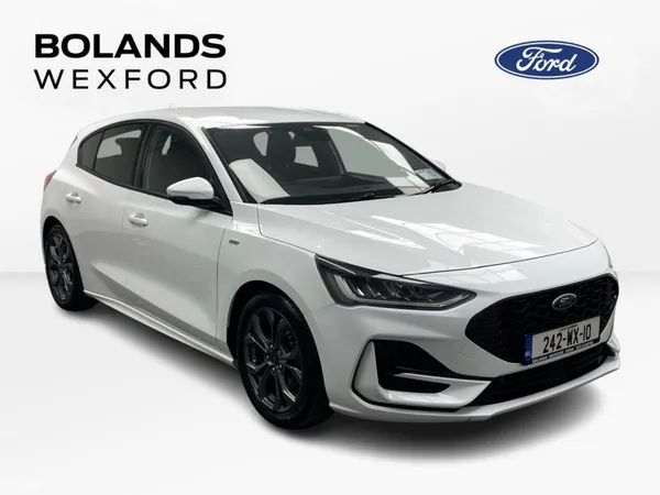 Ford Focus Hatchback, Petrol, 2024, White