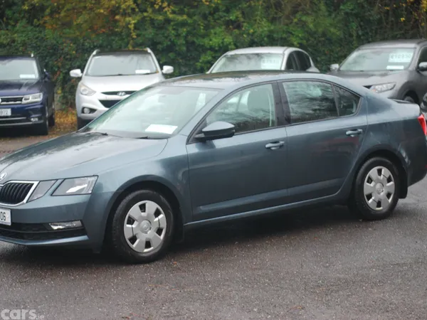 Skoda Octavia Saloon, Petrol, 2019, Grey