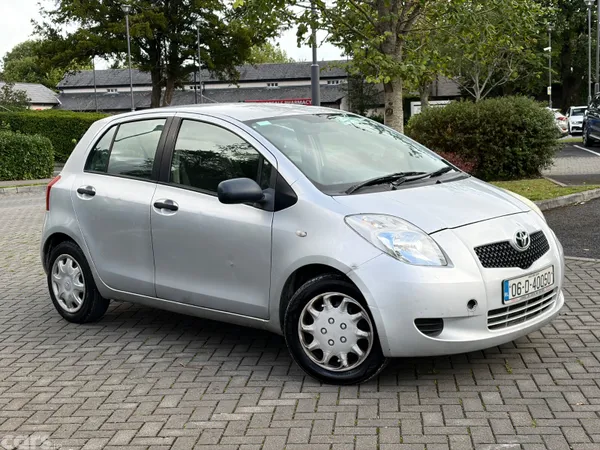 Toyota Yaris Hatchback, Petrol, 2006, Silver