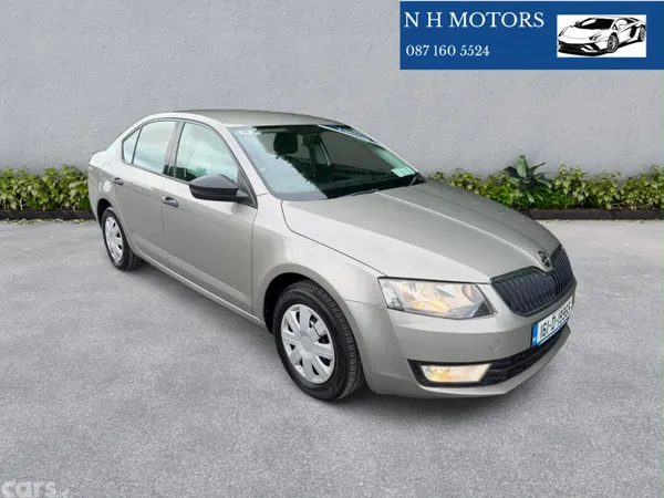 Skoda Octavia Saloon, Petrol, 2016, Beige