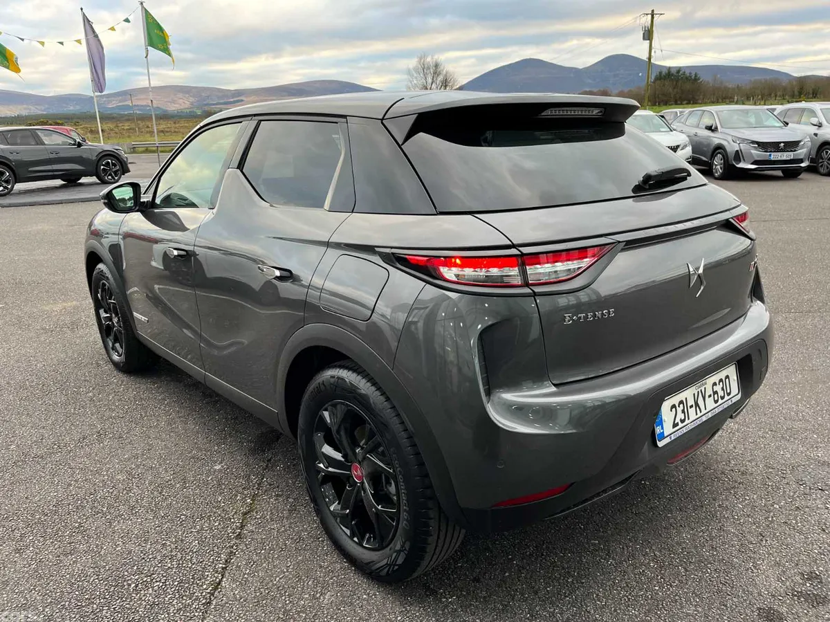 DS Automobiles DS 3 MPV, Electric, 2023, Grey