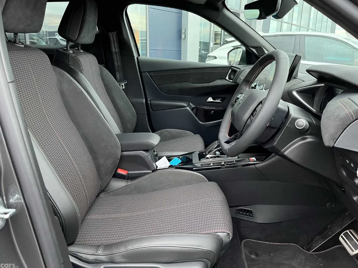 DS Automobiles DS 3 MPV, Electric, 2023, Grey