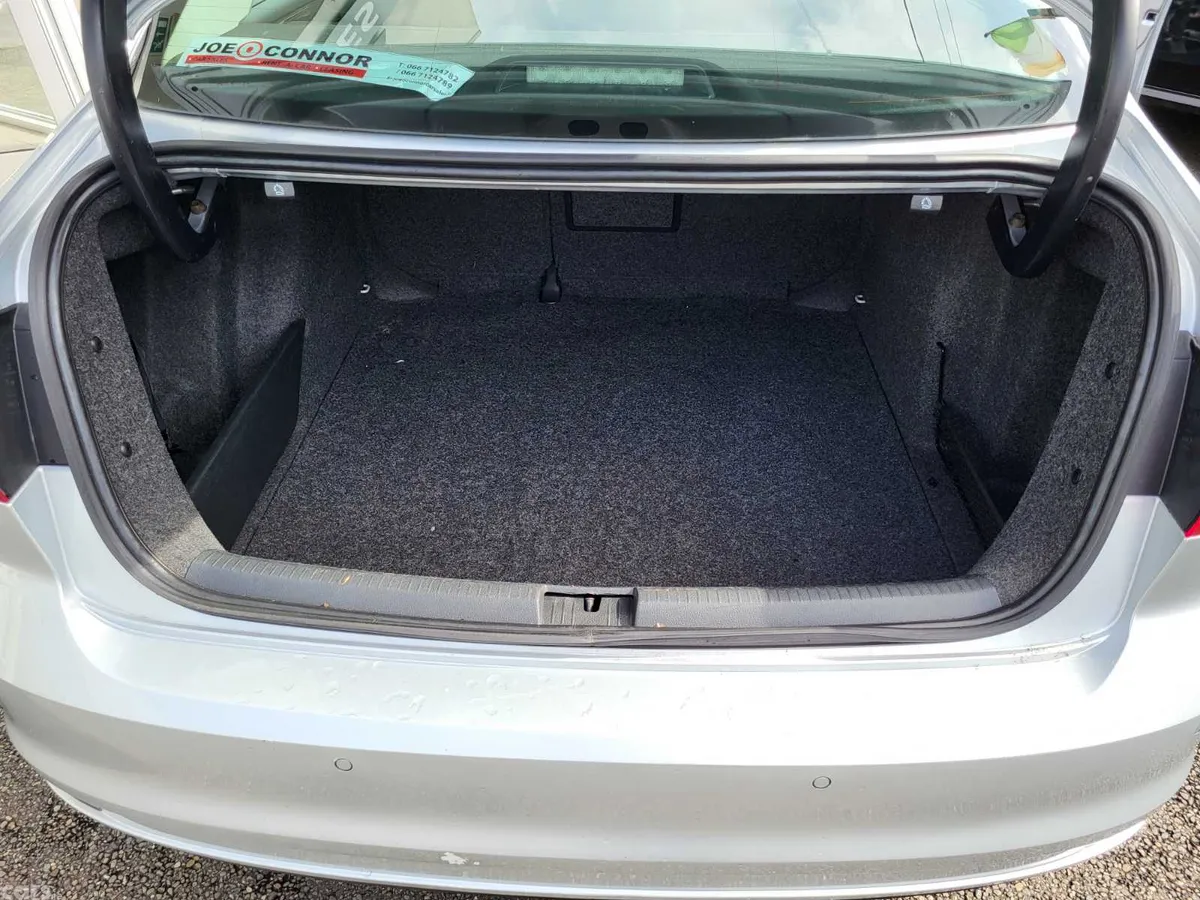Volkswagen Jetta Saloon, Diesel, 2016, Silver