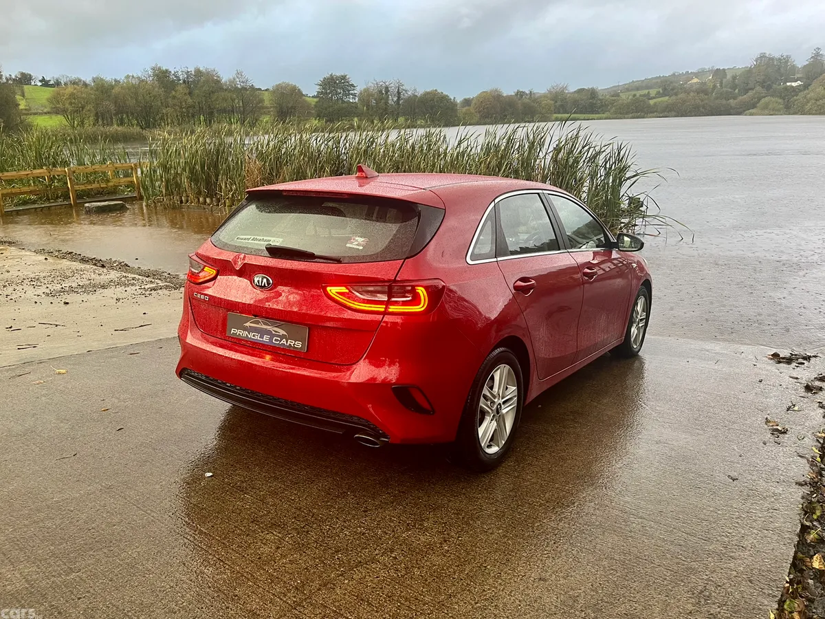 Kia Ceed Hatchback, Diesel, 2019, Red