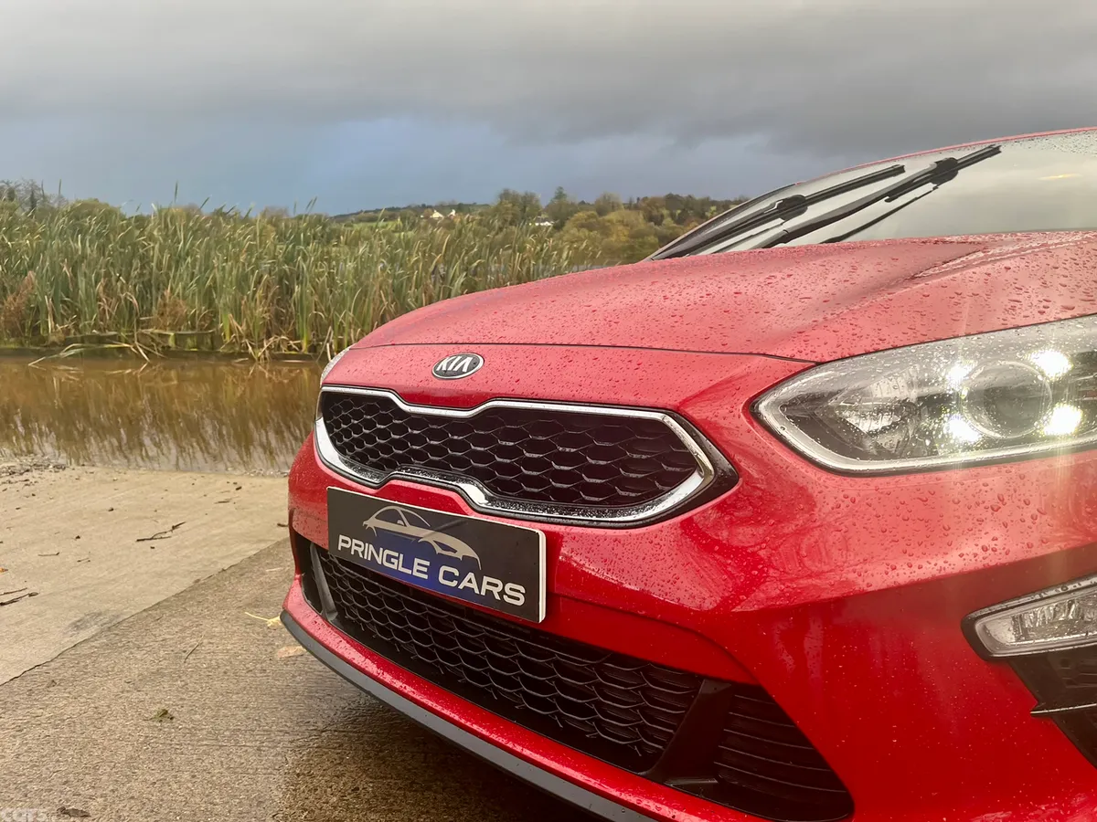 Kia Ceed Hatchback, Diesel, 2019, Red