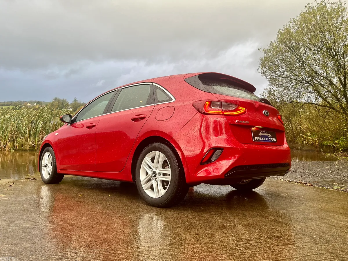 Kia Ceed Hatchback, Diesel, 2019, Red
