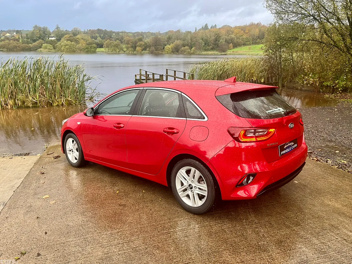 Kia Ceed Hatchback, Diesel, 2019, Red